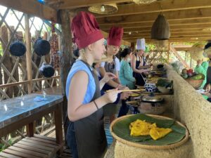 10 góc chụp ảnh đẹp ở Hội An: từ phố vàng đến biển xanh